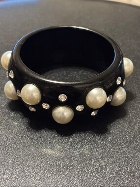Black Pearl & Crystal Accent Bangle Bracelet